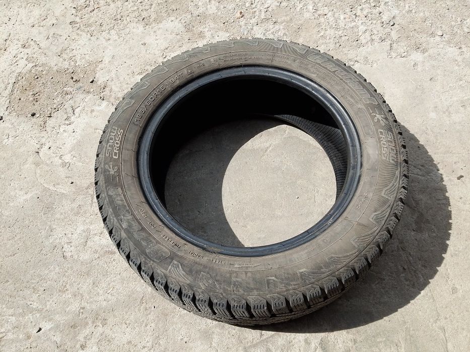 Срочно продам зимние шины 185/60/15