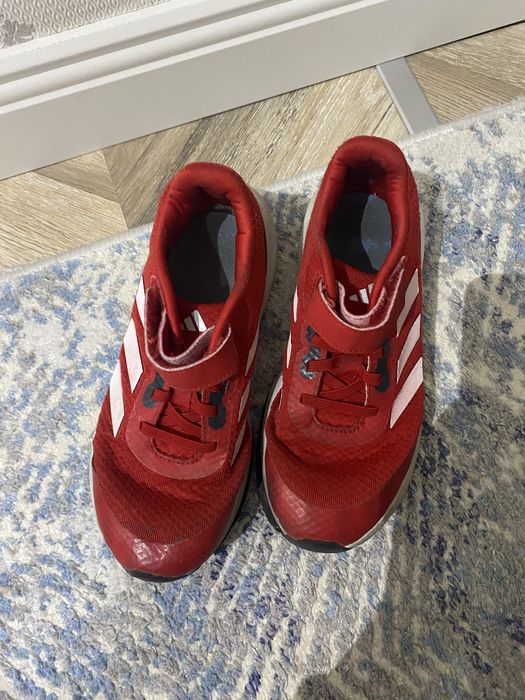 Продам кроссовки адидас