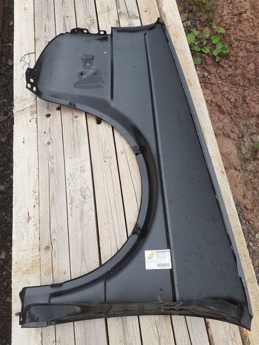 De vânzare aripa fata dreapta vw golf 2