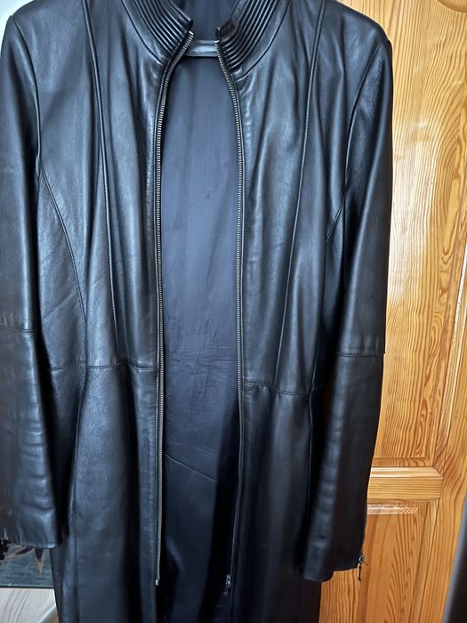 Дълго дамско, кожено яке тип манто