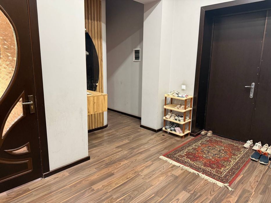 Эски шахар 50 йиллик светофор енида.