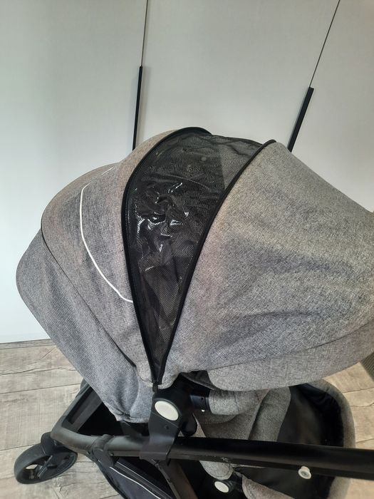 Продам детскую каляску 10000