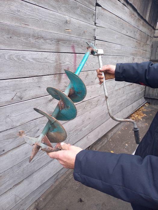 Продам ледоруб. В хорошем состоянии.