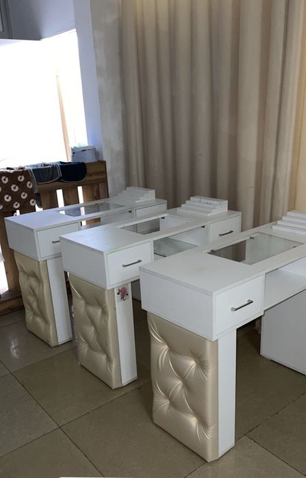 Продам маникюрные столы идеальные