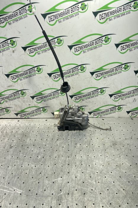 Broasca usa fata dreapta 4F1 837 01E 4F1 837 01E 4F1 837 01E Audi A8