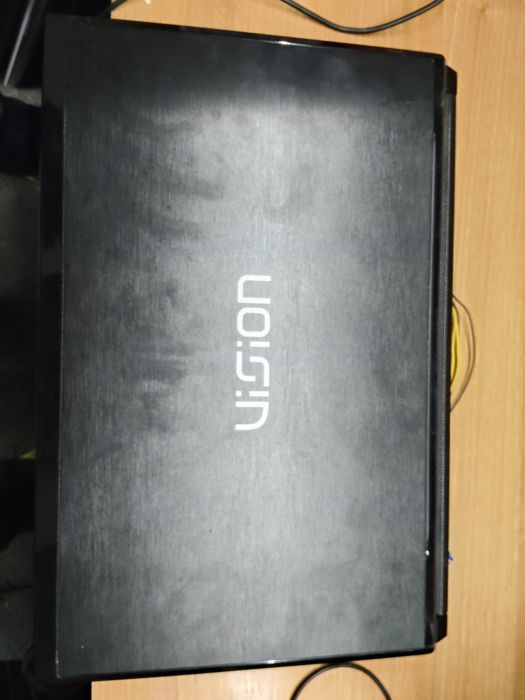 Laptop Clevo old but gold:)  fara incarcator