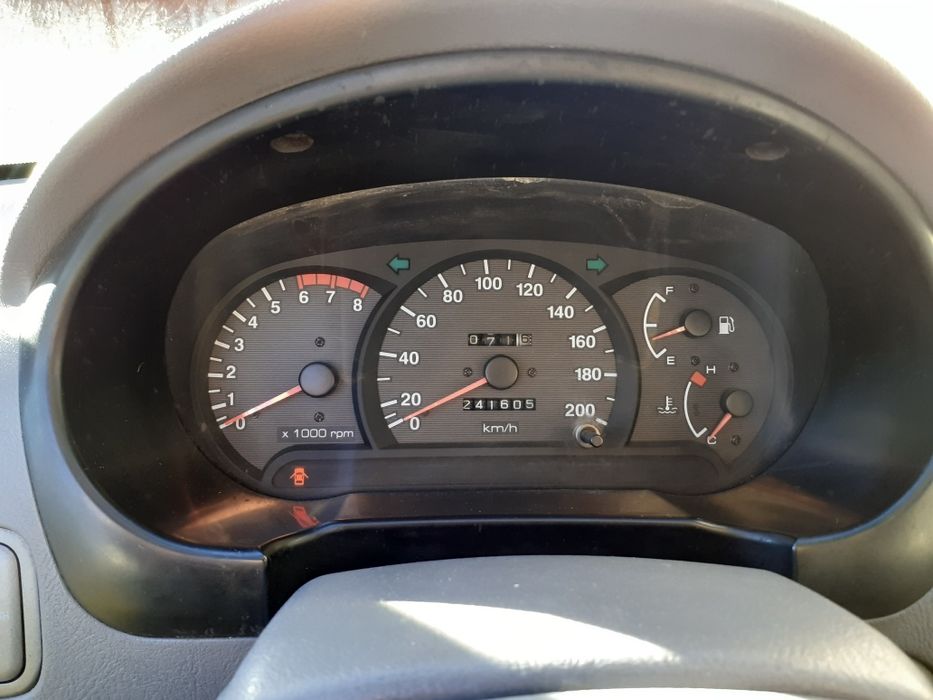 Hyundai accent din 2001, preț fix 600 €uro.