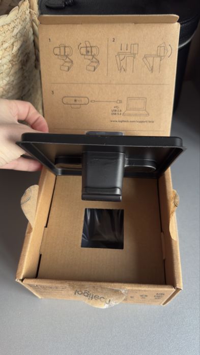 Веб-камера Logitech Brio черный