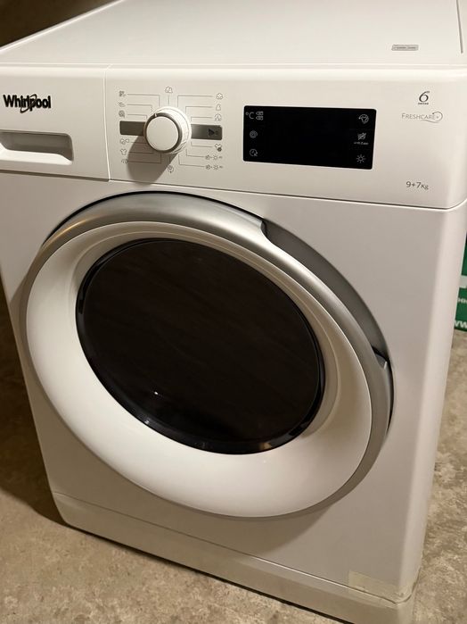 Пералня със сушилня Whirlpool