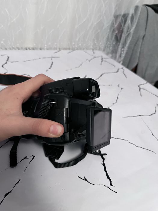 Фотоапарат марка Sony A37