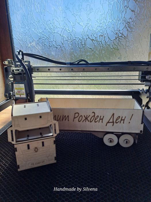 Макет дървен камион поставка за бутилка