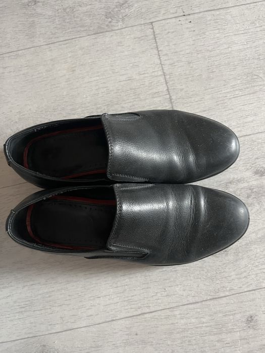 Продам кроссовки и туфли