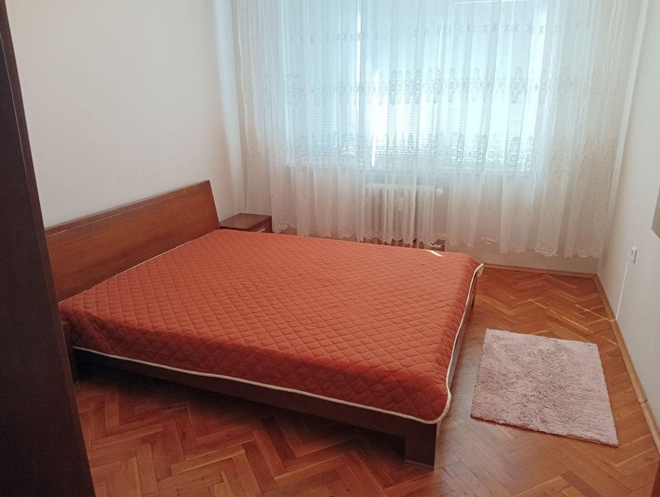 Четиристаен, под наем, кв. Редута