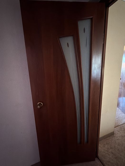 Продаются двери.