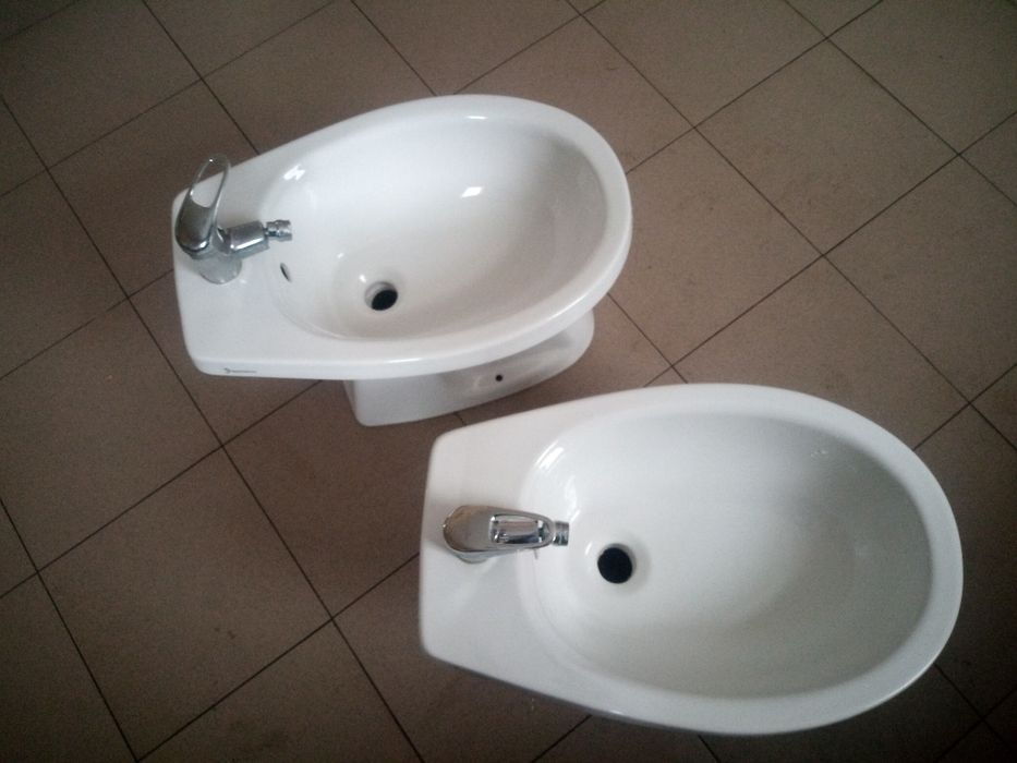 Vând 2 bideuri diamant cu tot cu baterie