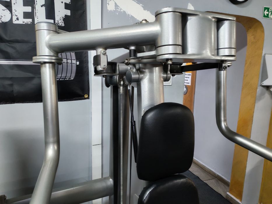 Машина за гърди PRECOR