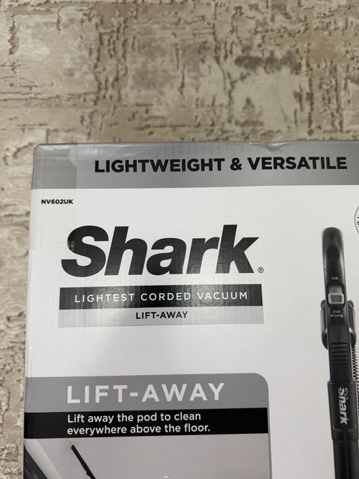 Aspirator Vertical Shark NV602 -Sigilat-
