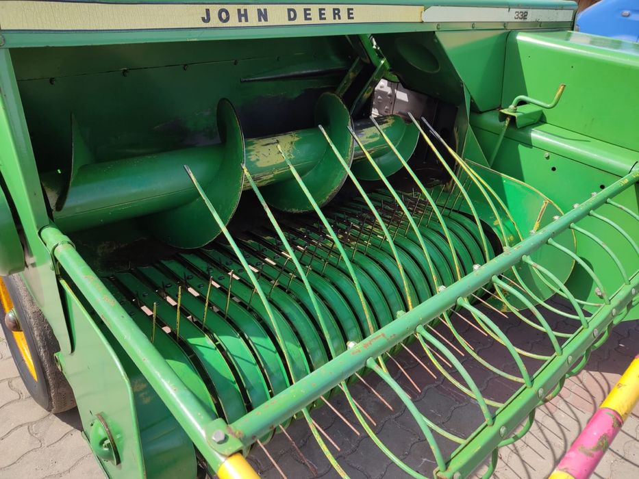 Balotiera/presa baloti dreptunghiulari John Deere 332
