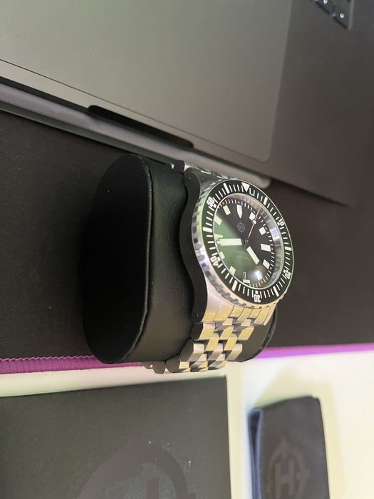 Helm Vanuatu 42mm Stainless Steel Automatic часовник