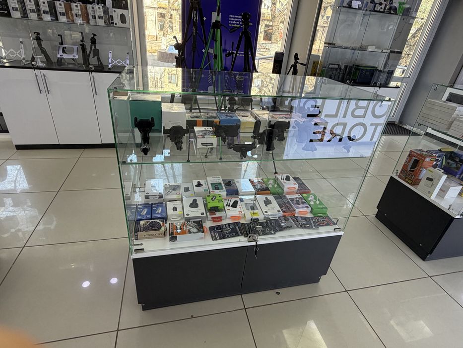 Продам торговую витрину