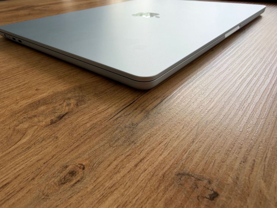 MacBook Air 15" M4 Chip 10-CPU, 10-GPU, 24GB RAM, 512GB SSD