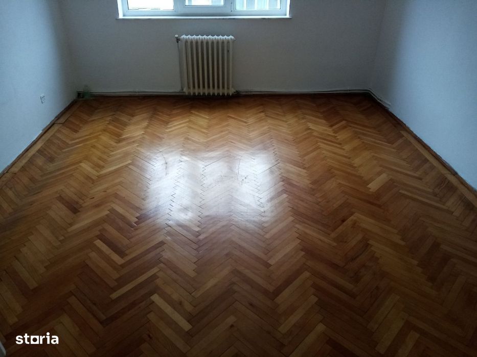 Apartament 4 camere decomandat,Simeria- zonă centrală — fotografia 2