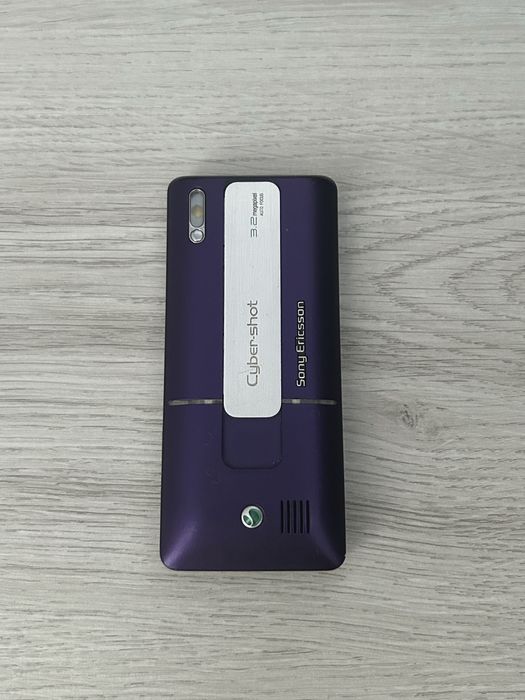 Sony Ericsson K770 Purple – RAR + Cyber-shot!