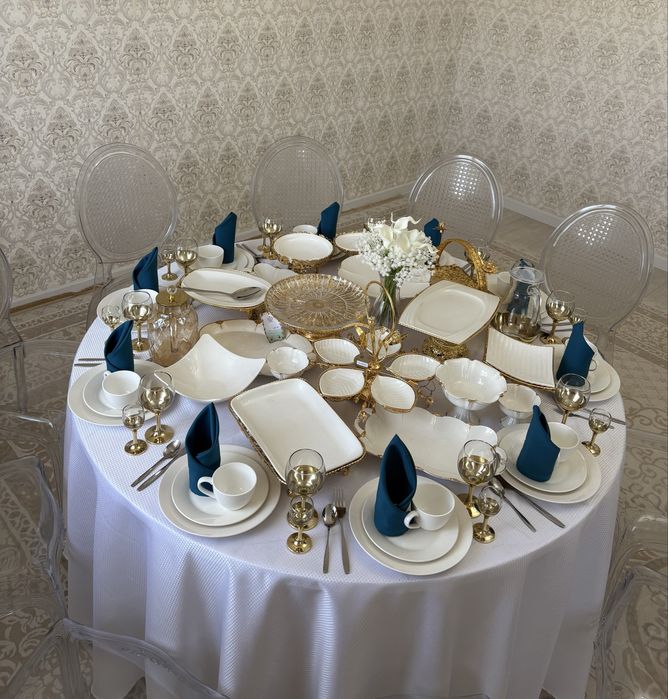 Стол ыдысымен арендаға беріледі.