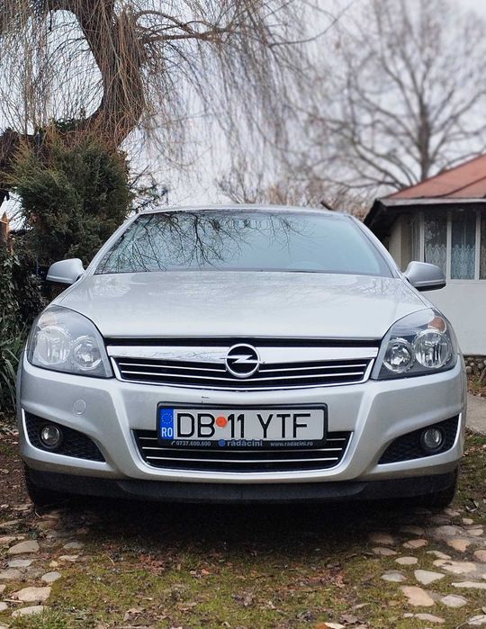Opel Astra H din 2013 - Impecabil