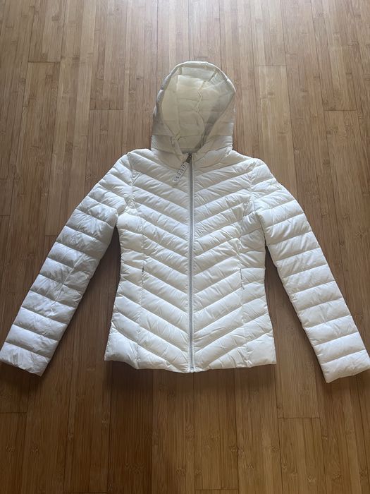 Продавам Яке Guess