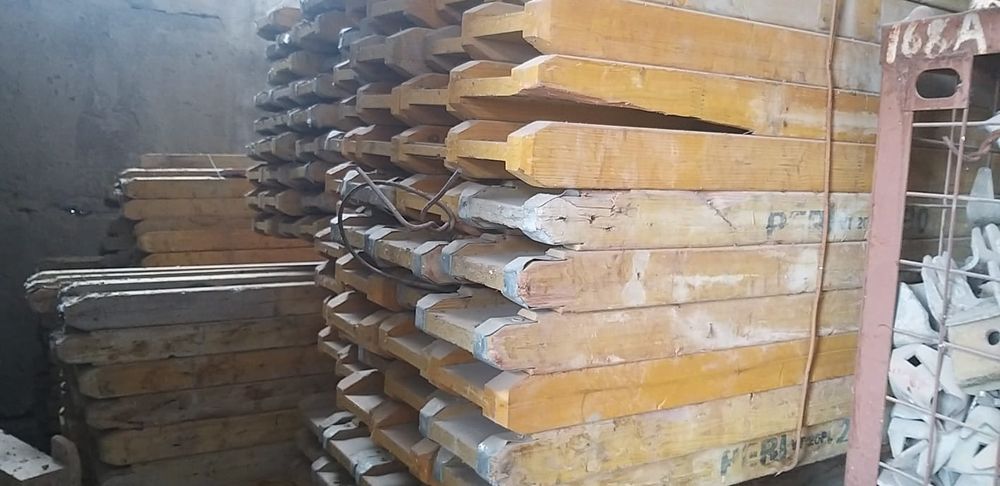 Продам балки деревянные.