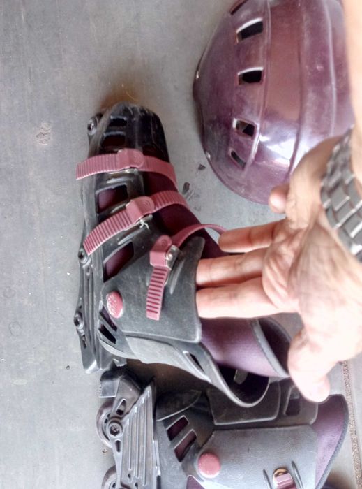 Роликовые коньки