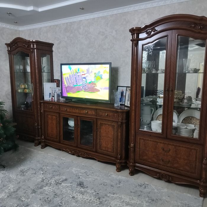 Продается спальный гарнитур и  стенка