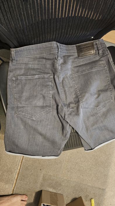 Pantaloni scurți Jack & Jones (size m)