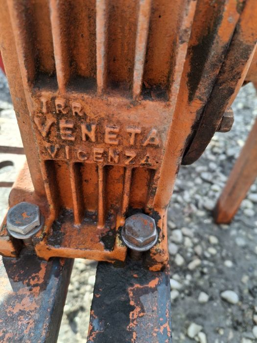 Pompa apa la tractor