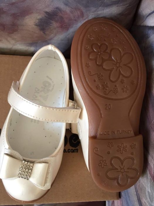 Бебешки обувки .