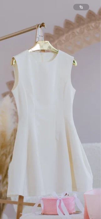 Нежно белое платье