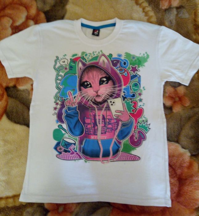 Женская неоновая футболка. Размер 44