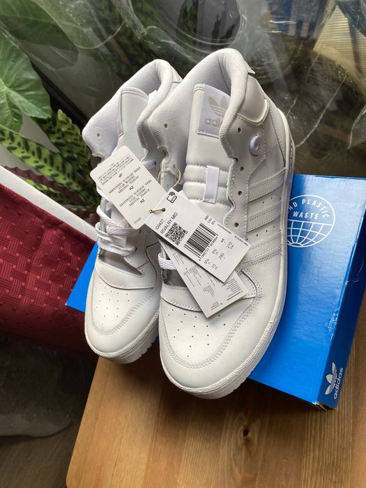 Adidas Marimea 44 adidasi ghete albi *NOI*