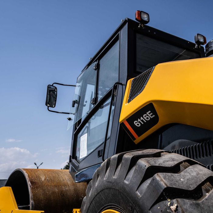 Грунтовый каток CLG6116E