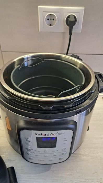 Мултикукър InstantPot Duo crisp + air fryer