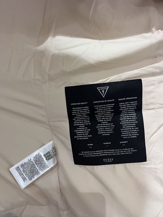 GUESS ново яке с етикет S размер