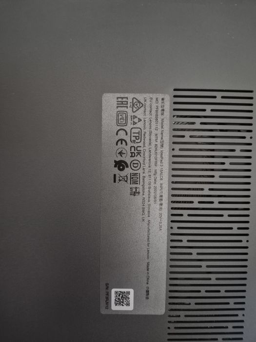 Doua laptopuri nefuncționale lenovo