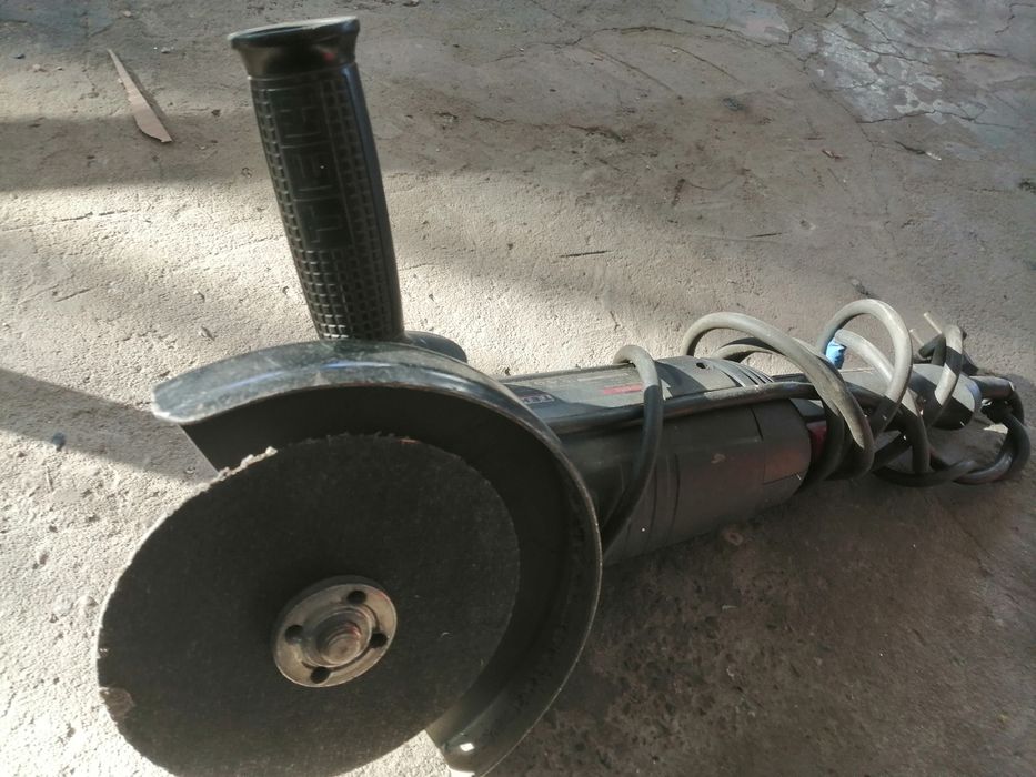 Продам болгарку 180
