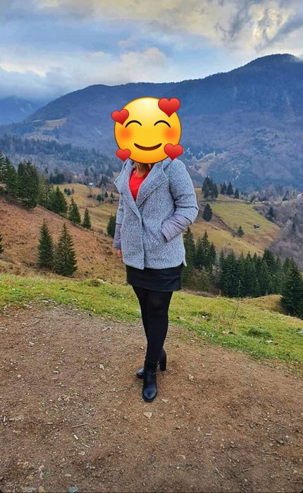 Palton cu mâneci de fas și gluga