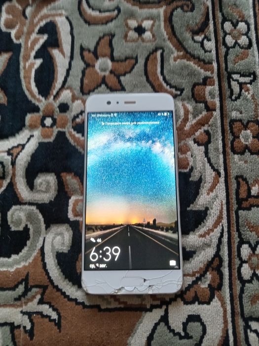 Продам телефон Huawei P10 4/32GB