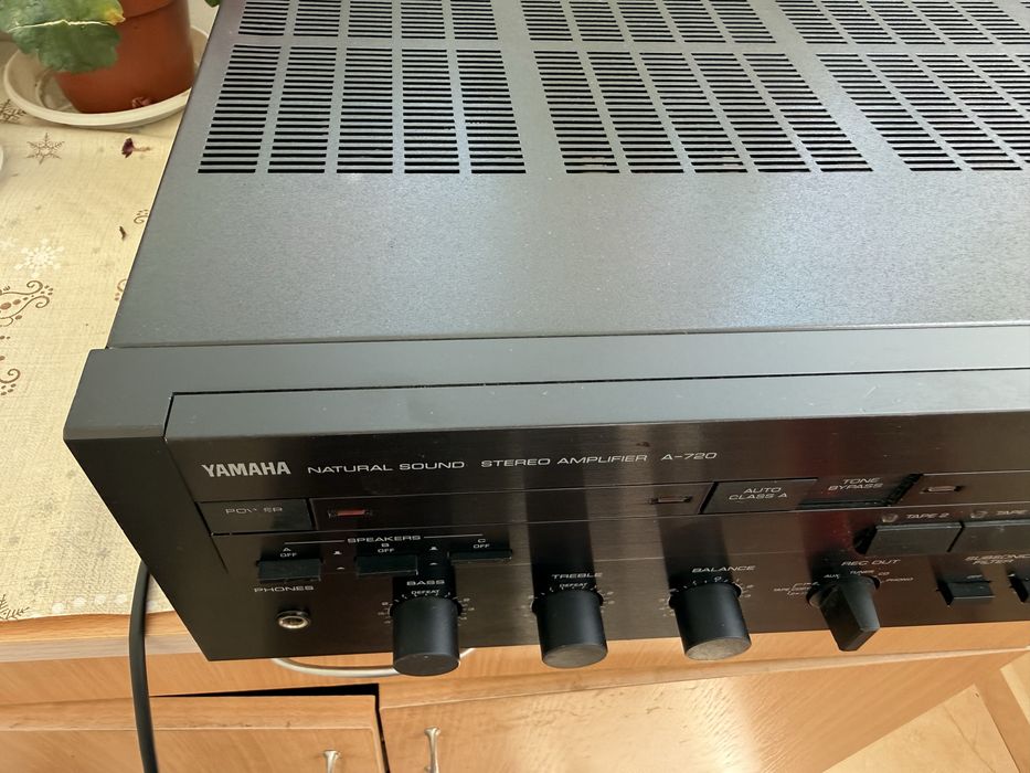Yamaha A-720 Качествен стерео усилвател