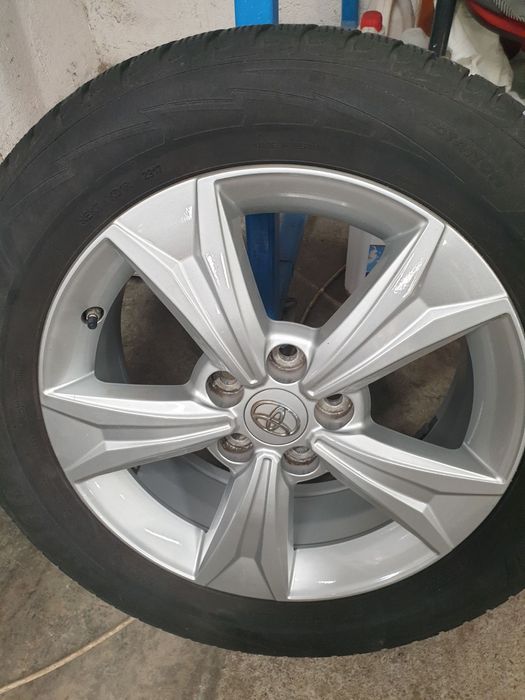 Джанти с гуми и сензори Toyota