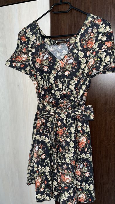 Rochie cu motive florare