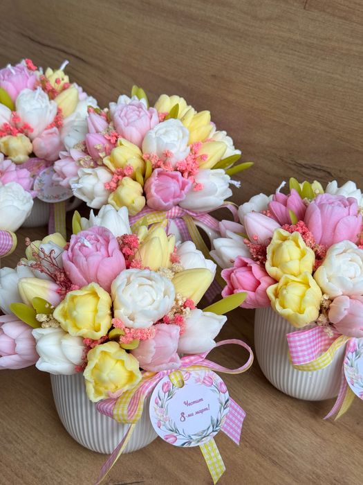 Пролетни букетчета от восък за 8 март